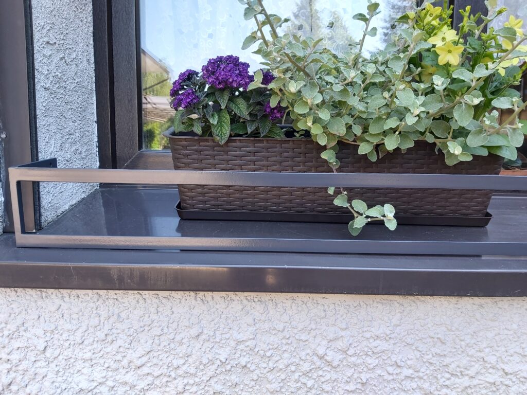Estetyczny Kwietnik na Parapet - Idealny do Zewnętrznych Okien!
