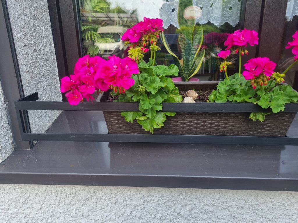 Piękny Płotek na Parapet - Minimalizm i Solidność!