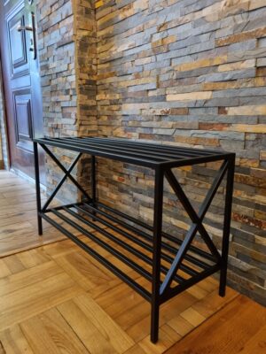 Metalowa półka na buty w stylu loft - designerska i funkcjonalna.