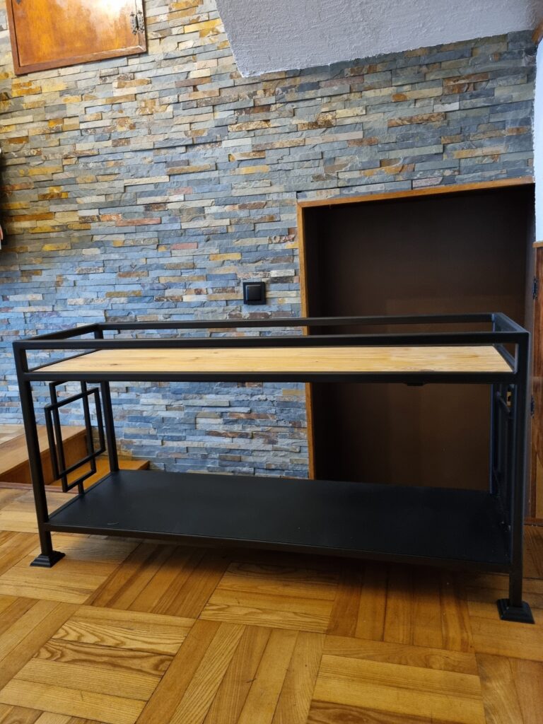 Stylowa półka na kosze - praktyczne i eleganckie rozwiązanie do Twojego wnętrza.