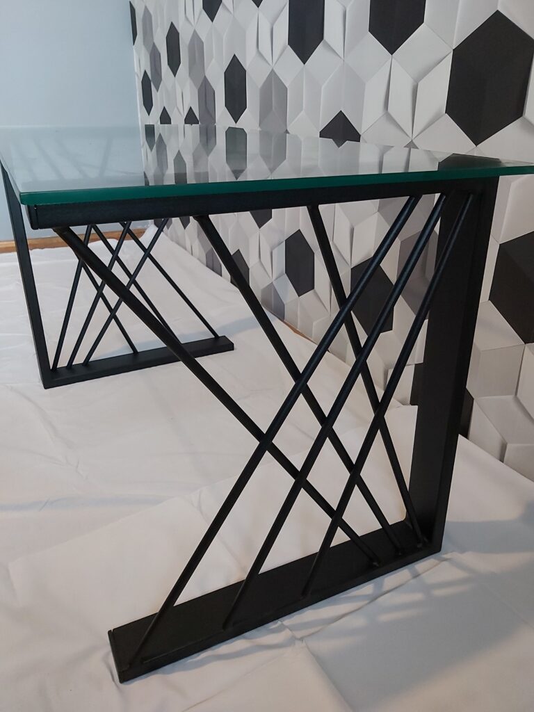 Eleganckie ozdobne nogi loft z polskiej stali, idealne do blatów drewnianych, szklanych, marmurowych.
