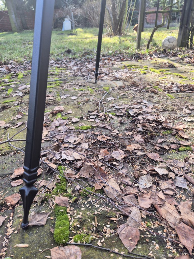 Trójnóg grillowy składany z rusztem 50 cm, stalowy, ręczna polska produkcja.