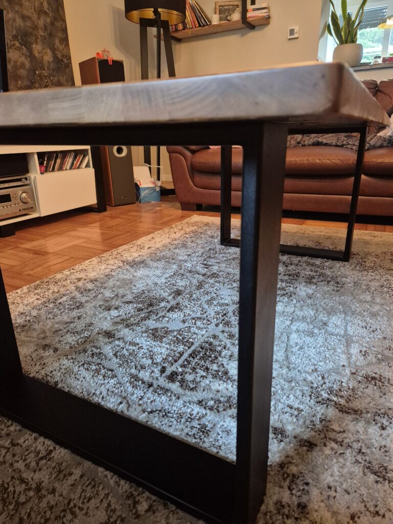Minimalistyczny stelaż metalowy do ławy kawowej z blatem szklanym lub marmurowym